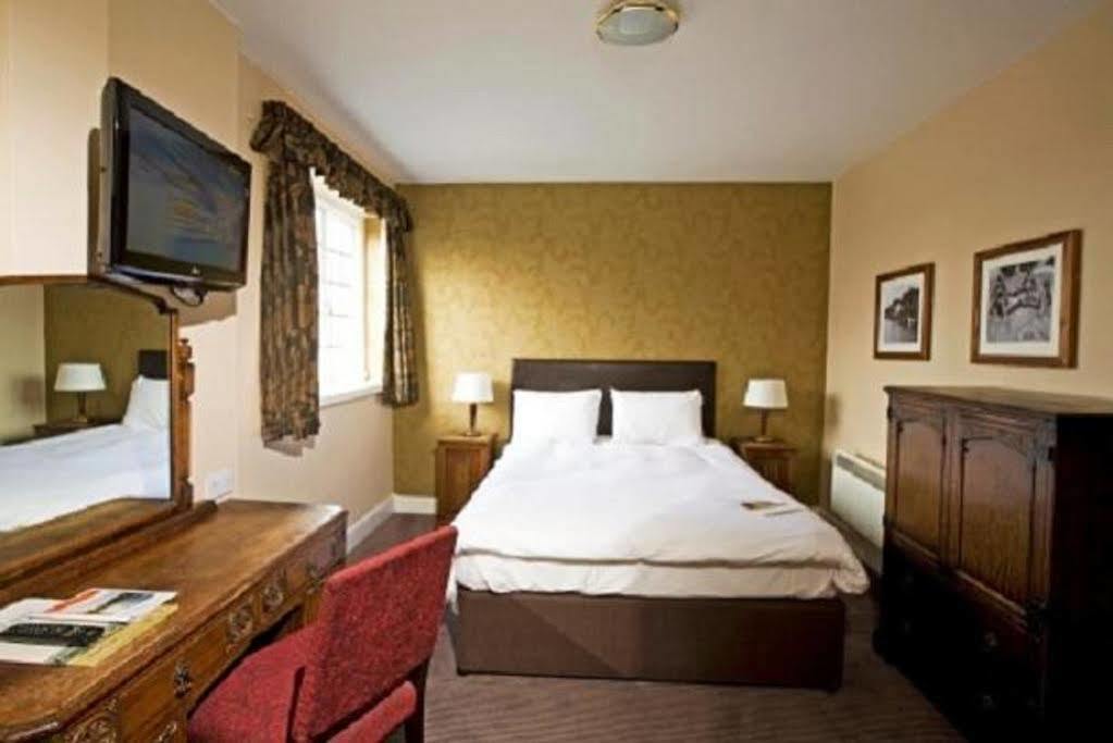 Birdlip Royal George Hotel By Greene King Inns מראה חיצוני תמונה